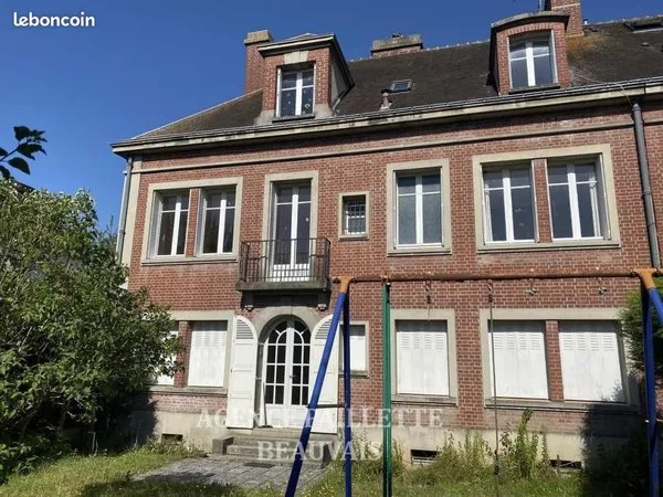 Maison 11 pièces 230 m²