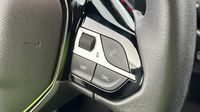 Peugeot 2008 1.2 PureTech 100ch S&S Active Pack — photo 17