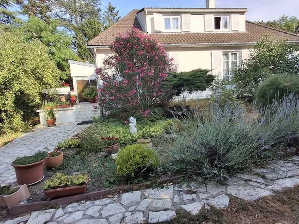 Maison 8 pièces 158 m²
