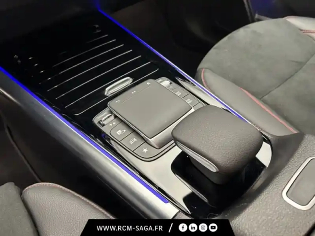 Mercedes Eqa 250+ amg line — photo 12