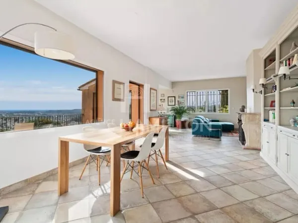 Villa 5 pièces 200 m²