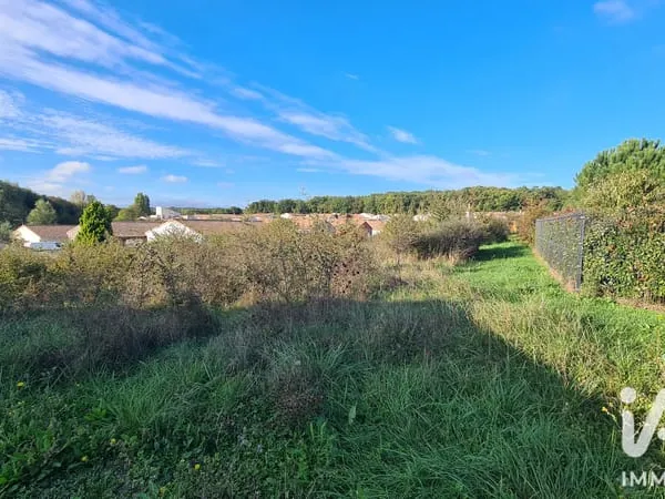 Terrain 811 m²