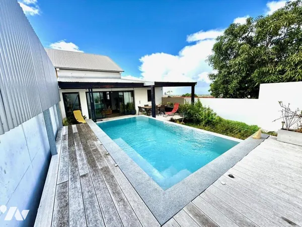 Maison 9 pièces 340 m²