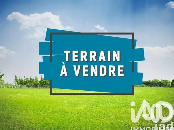 Terrain 700 m²