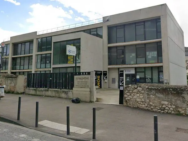 Bureau 150 m²