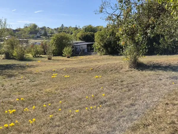 Terrain 606 m² Trept