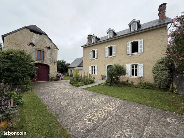 Maison 6 pièces 210 m²