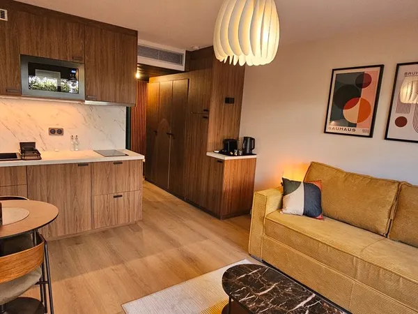 Studio golfe juan avec piscine et garage