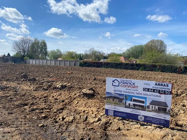 Terrain 598 m²