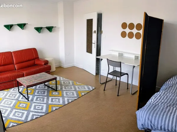 Chambre meublée dans colocation