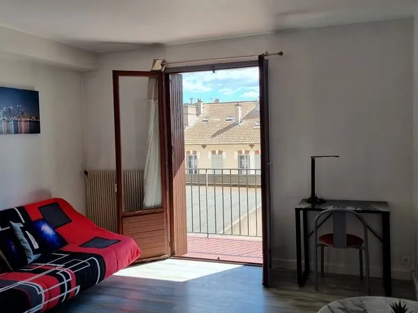À LOUER - AGRÉABLE STUDIO MEUBLÉ 20 m² - CENTRE-VILLE D'AIX-EN-PROVENCE
