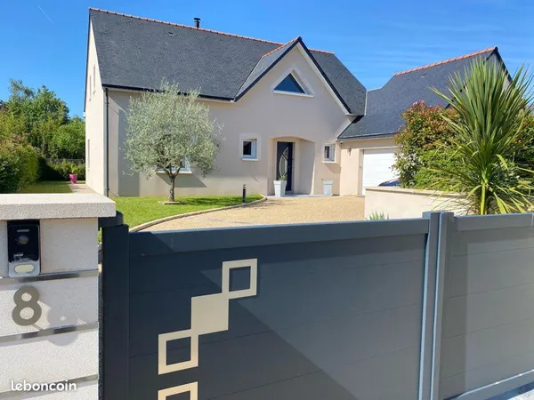 Maison familiale contemporaine - Saint-Saturnin-sur-Loire