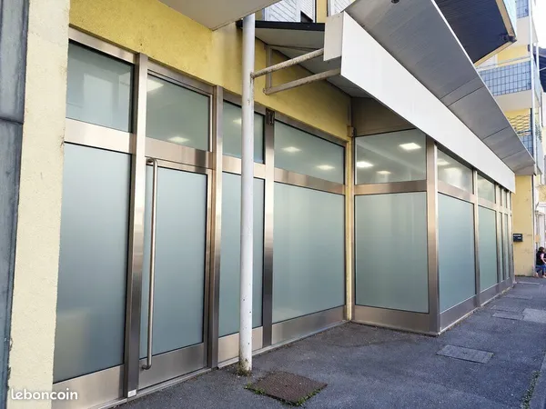 Bureaux 196 m² CLUSES