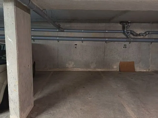 Place de parking en souterrain