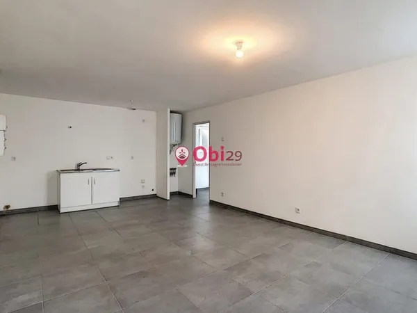 Le Faou - Studio 30 m² avec cour privative - DPE C