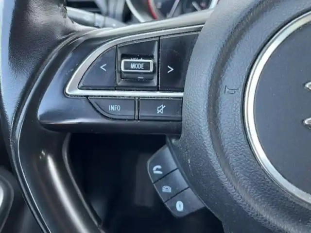 Suzuki Swift 1.2 dualjet hybrid — photo 13