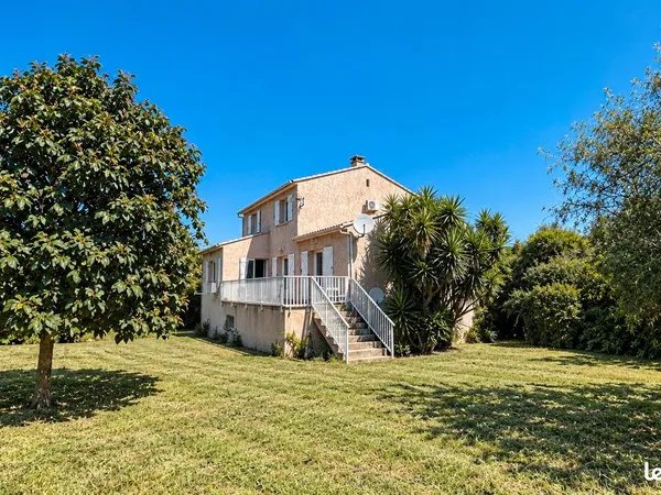 Propriété 6 pièces 186 m²