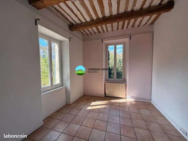 Bureaux 36 m² PERNES LES FONTAINES