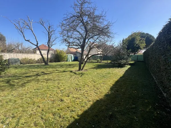 Terrain 326 m²