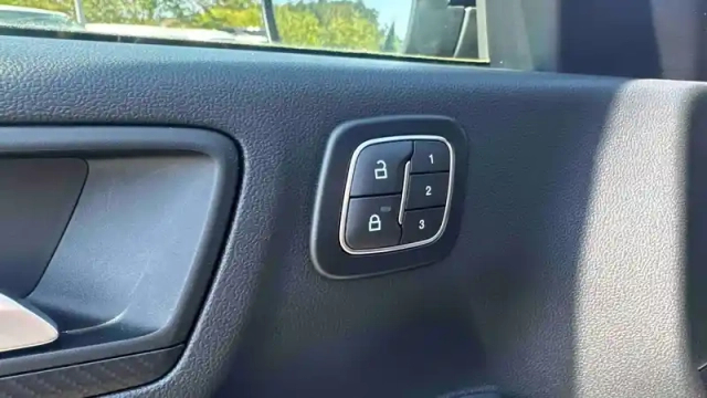 Ford Kuga 2.5 duratec 243 ch phev powershift — photo 18