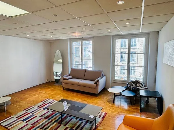 Boutique 2 pièces 345 m²