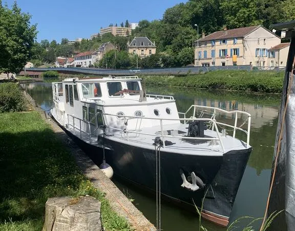 Péniche 3 pièces 30 m²