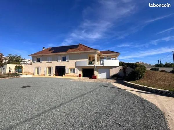 Maison 6 pièces 210 m²