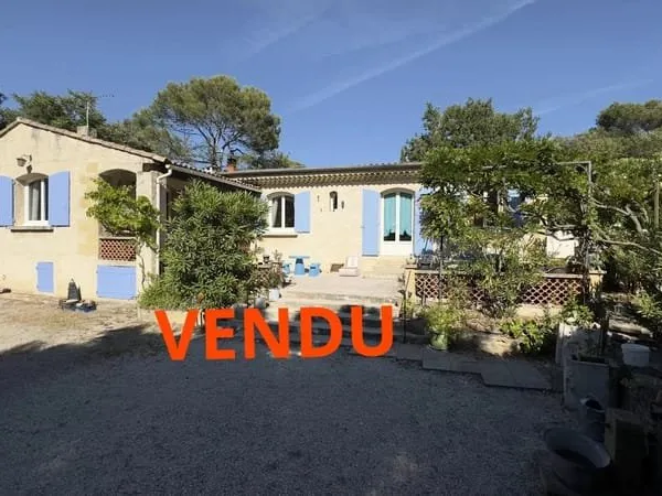 À acheter sur Rognes : Maison de 140m² avec dépendance sur 3859m² de terrain