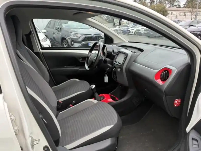 Toyota Aygo 1.0 vvt-i x-play / x-style — photo 16
