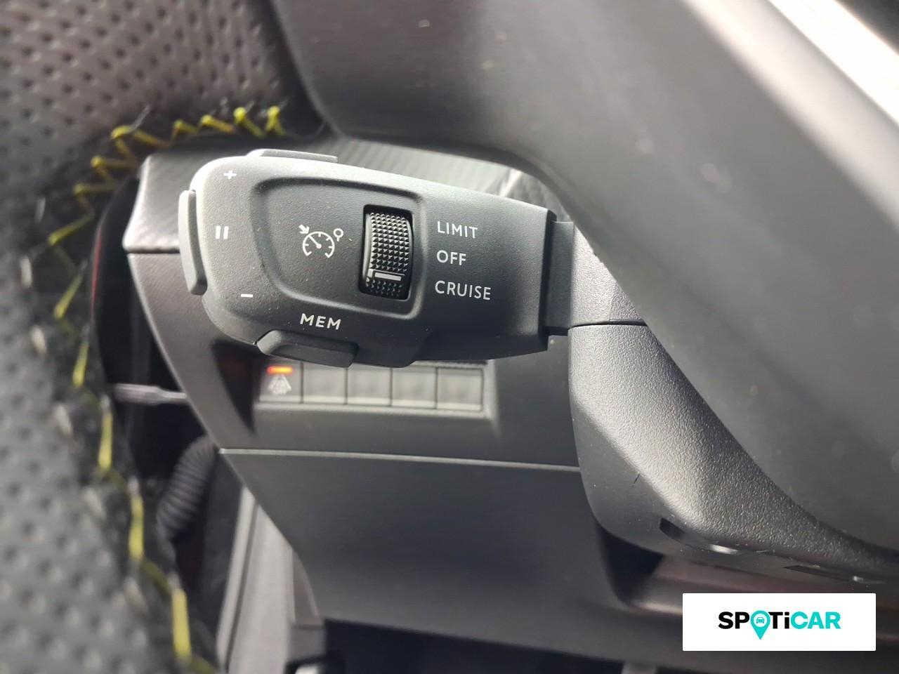 Peugeot 208 1.2 puretech 100ch s&s gt pack — photo 16