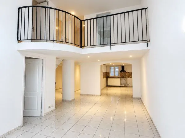 Maison t5 - 117 m² - 4 chambres - terrasse