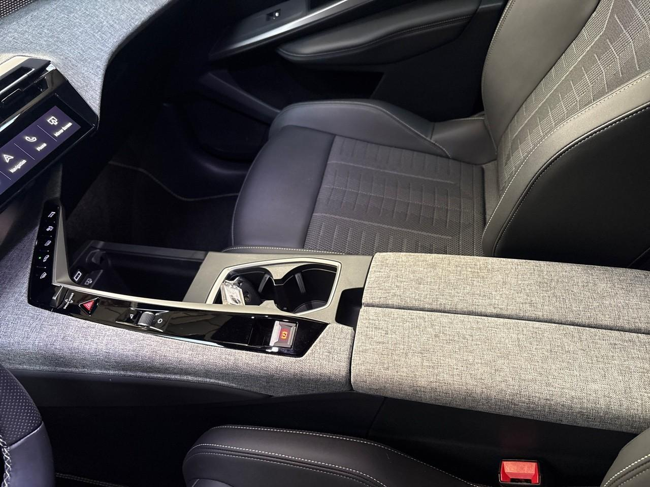 Peugeot 5008 hybrid 136ch gt e-dcs6 — photo 21