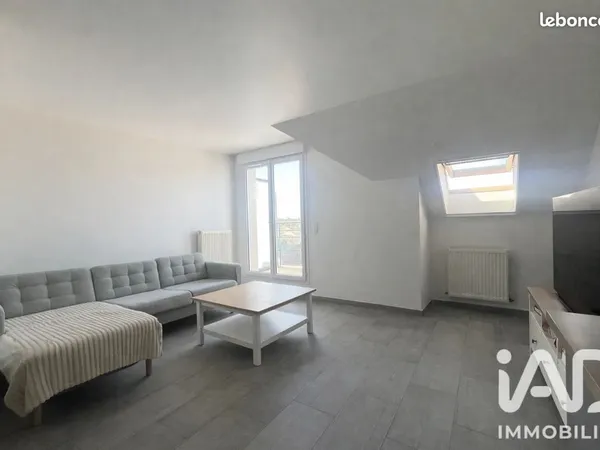 T2 meublé 41 m² - dernier étage - balcon + parking - Bail mobilité