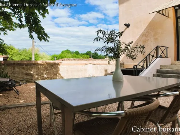 Appartement de 63 m2 à Alix, entièrement rénové