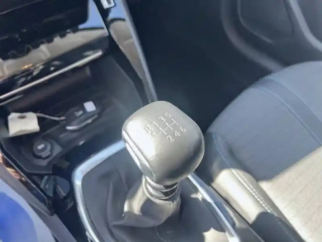Peugeot 208 puretech 100 s&amp;s bvm6 — photo 15