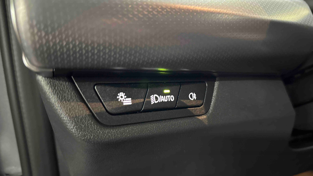 BMW iX2 eDrive20 204ch BVA — photo 28