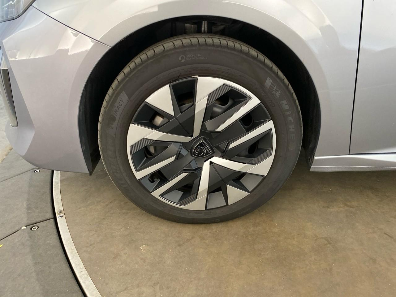 Peugeot 208 100 s&s bvm6 style — photo 11
