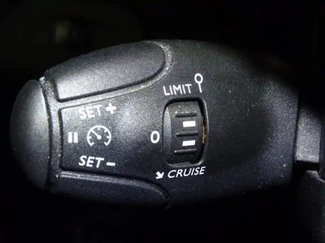 Peugeot Partner standard 650kg bluehdi 100ch s&amp;s premium — photo 14