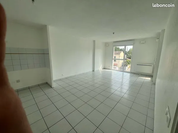 T3 lumineux de 55 m² refait à neuf - Dernier étage avec ascenseur, balcon & parking couvert - Eysine