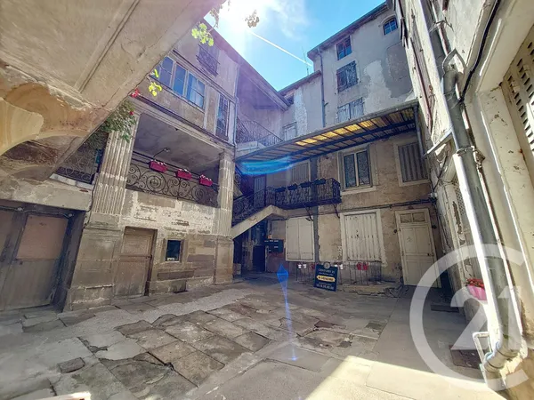 Immeuble 30 pièces 527 m²