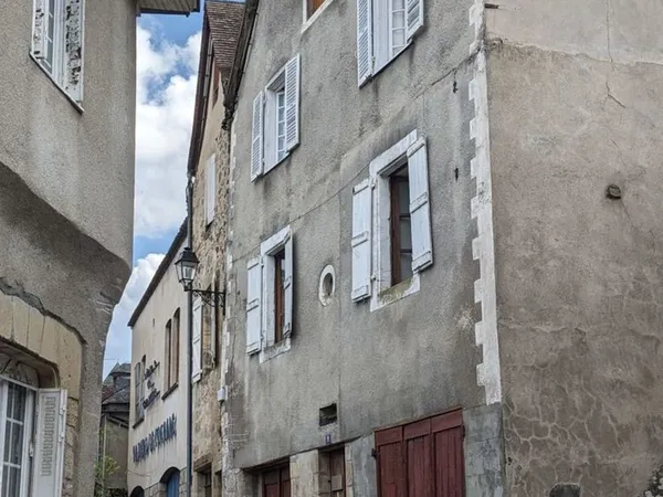BEAULIEU-SUR-DORDOGNE ? MAISON DE CARACTÈRE - FORT POTENTIEL