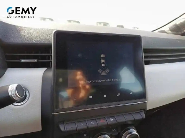 Renault Clio e-tech 140 — photo 15