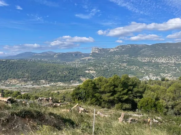 Terrain 1600 m²