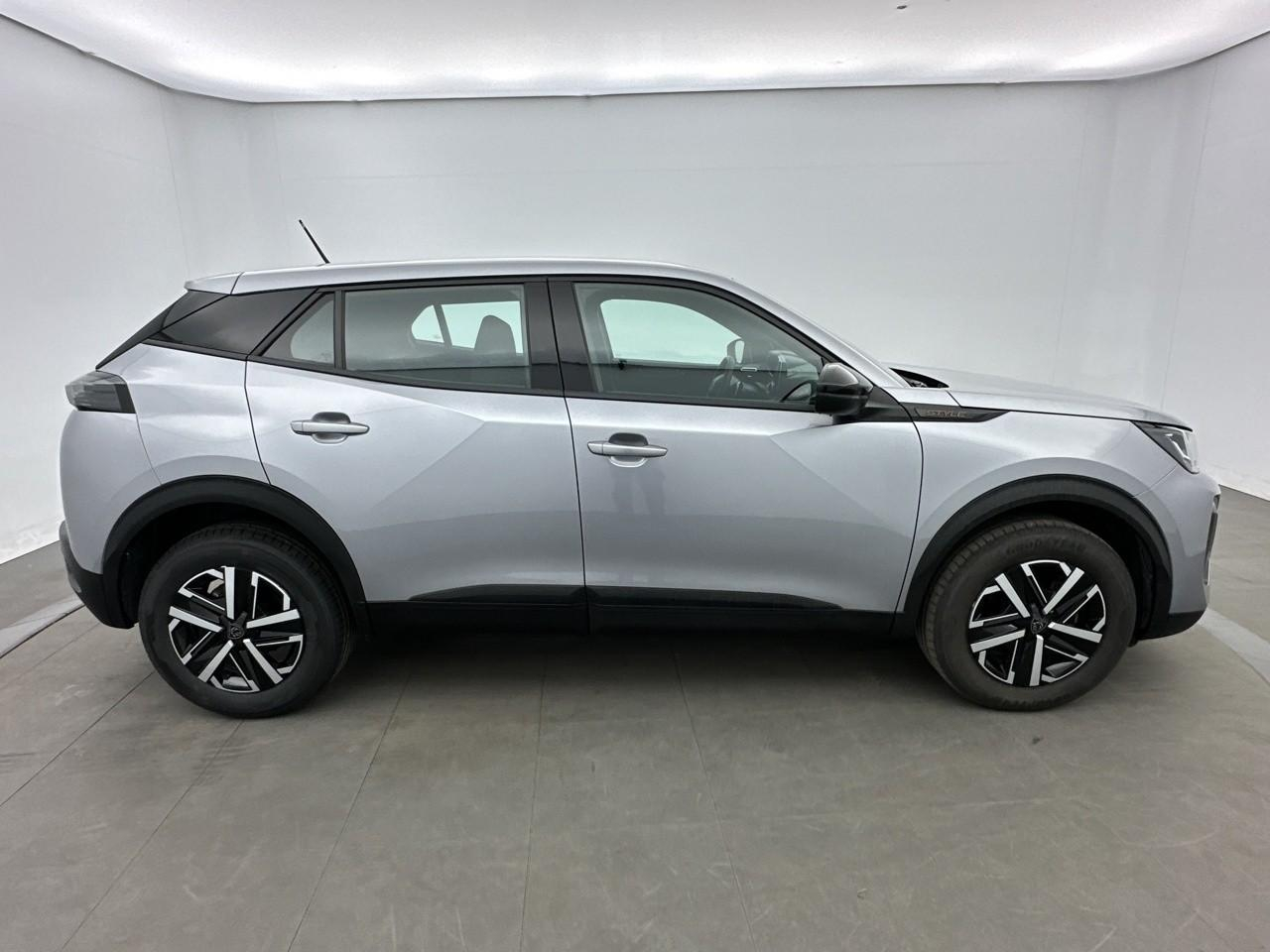 Peugeot 2008 hybrid 145 e-dcs6 style — photo 4
