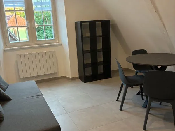 Loue 2 pièces petite france