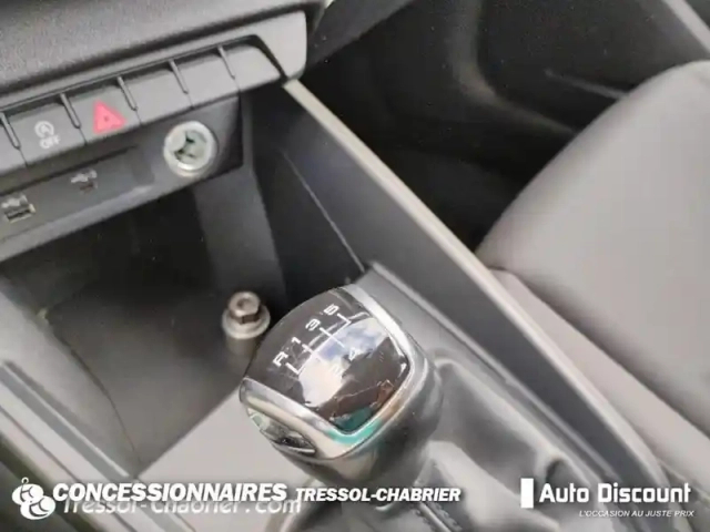 Audi A1 sportback 25 tfsi 95 ch bvm5 design — photo 26