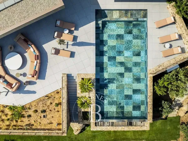 Maison et villa de prestige Location Zonza 23125€
