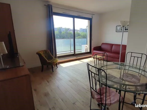 Studio meublé lumineux de 27 m² avec balcon - Paris 17e