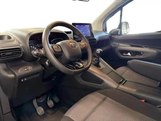 Toyota Proace city verso medium 1.5 100 d-4d design rc23 — photo 29