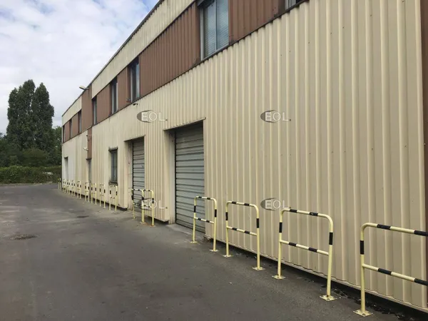 Local d'activité 216 m²